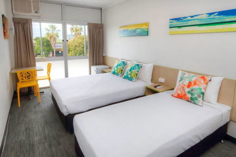 Palm Beach Hotel - Tourism Adelaide 0