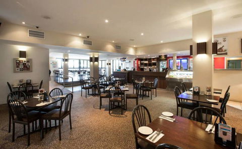 Palm Beach Hotel - Tourism Adelaide 1