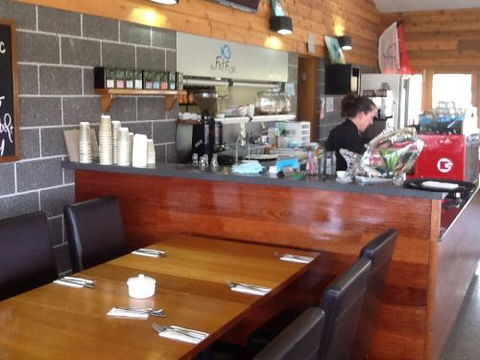 Fat Fish Beachfront Bistro - Tourism Adelaide 2