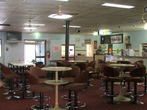 Old Bar Tavern - Tourism Adelaide 3