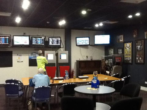 Tennant Creek Memorial Club - Tourism Adelaide 4