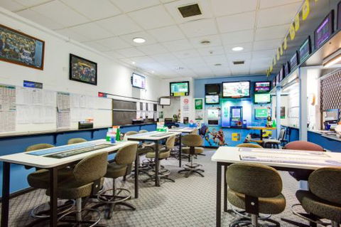 Taree Leagues Sports Club - Tourism Adelaide 1