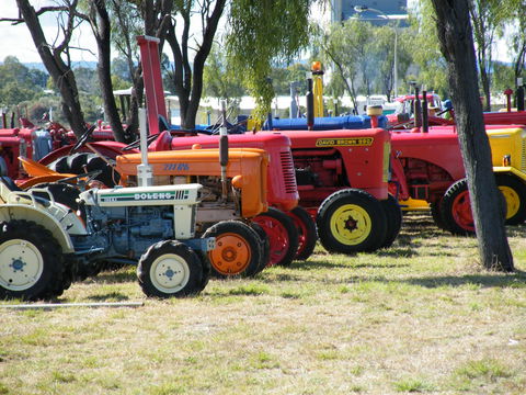 19th Annual Old Wheels In Motion Rally - Tourism Adelaide 1
