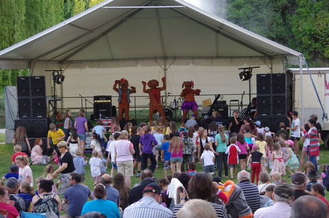 Regional Australia Bank Inverell Sapphire City Festival - Tourism Adelaide 1