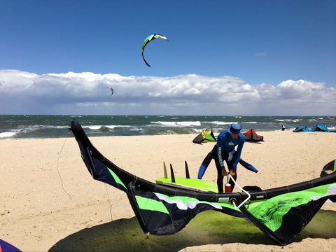 Kiteboarding Lesson - Tourism Adelaide 1