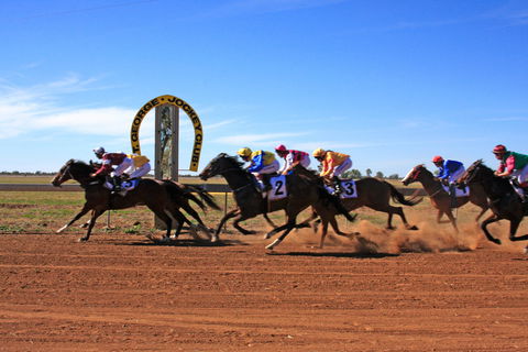 St George Cup Race - Tourism Adelaide 0