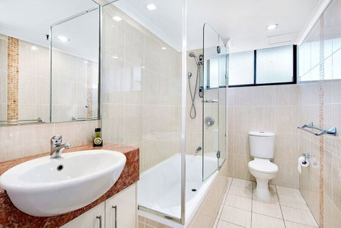 ULTIQA Beach Haven At Broadbeach - Tourism Adelaide 3