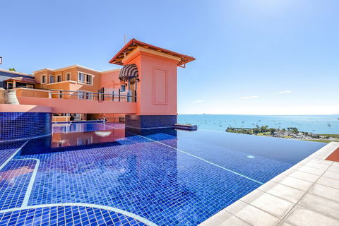 Martinique Whitsunday - Tourism Adelaide 3