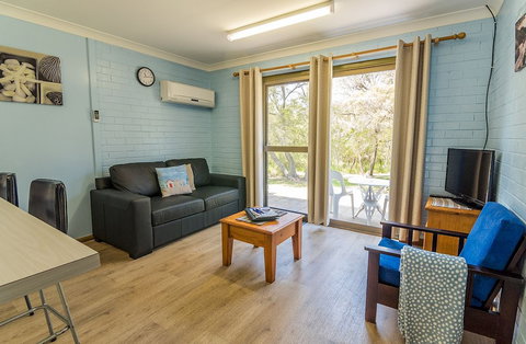 Emu Beach Chalets - Tourism Adelaide 3