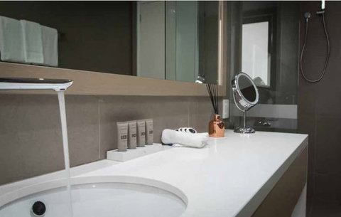 The Rye Hotel - One Four Nelson - Tourism Adelaide 3