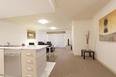Verandah Apartments - Tourism Adelaide 5