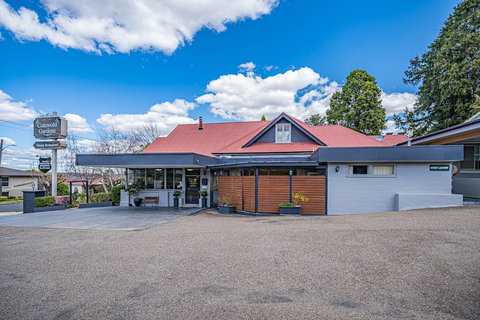 Cotswold Gardens - Tourism Adelaide 4