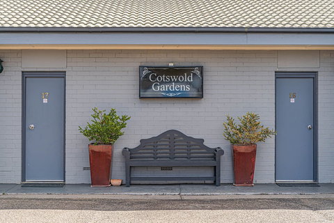 Cotswold Gardens - Tourism Adelaide 2