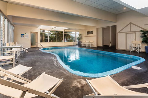 Bellevue On The Lakes - Tourism Adelaide 3