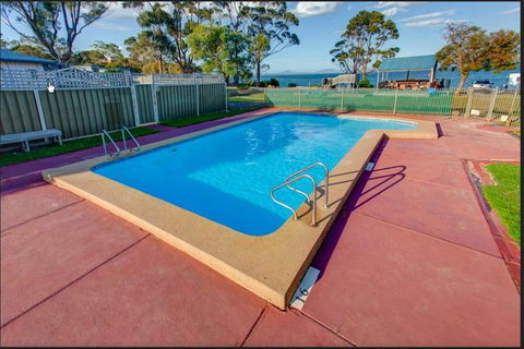 Swansea Beach Chalets - Tourism Adelaide 2
