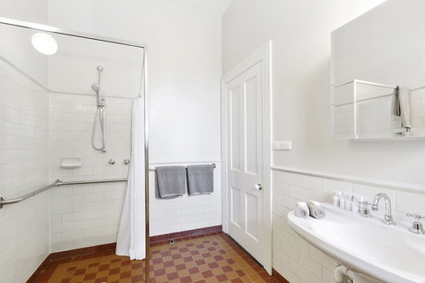 The Riversleigh - Tourism Adelaide 6