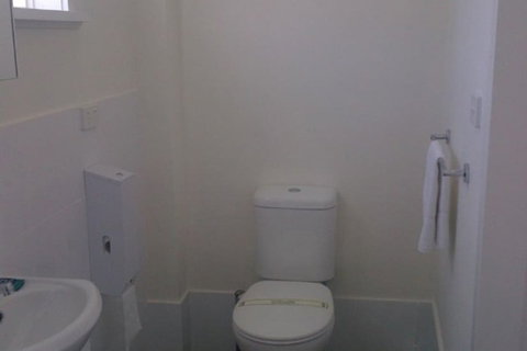 Hotel Gracelands - Tourism Adelaide 2