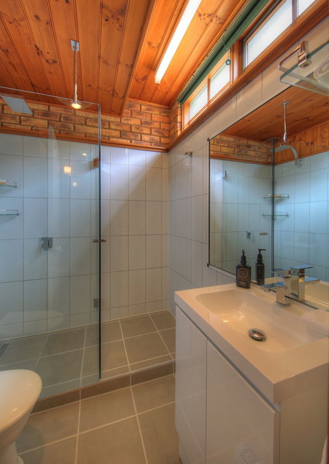 Stanley Village Waterfront Accommodation - Tourism Adelaide 5