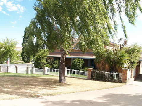 Kinross Inn - Tourism Adelaide 1