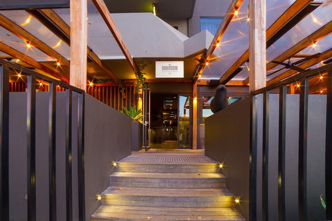 Townhouse Hotel - Tourism Adelaide 0