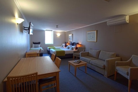 Quest Waterfront Serviced Apartments - Tourism Adelaide 3