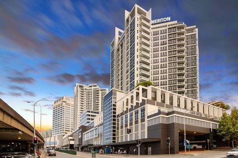 Meriton Suites Bondi Junction - Tourism Adelaide 1