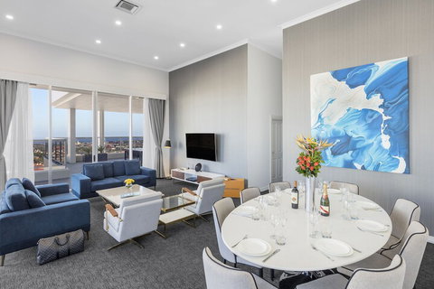 Meriton Suites Bondi Junction - Tourism Adelaide 7