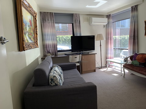 Albert Heights Serviced Apartments - Tourism Adelaide 5