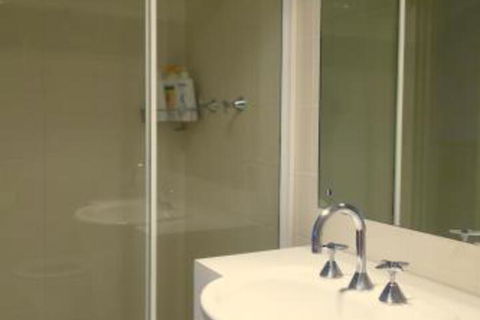 Kingston Terrace Apartments - Tourism Adelaide 6