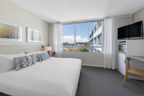 Oaks Nelson Bay Lure Suites - Tourism Adelaide 7