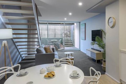 Oaks Nelson Bay Lure Suites - Tourism Adelaide 0