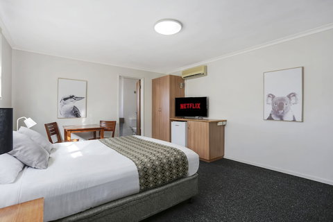Tudor Motor Inn Warrnambool - Tourism Adelaide 4