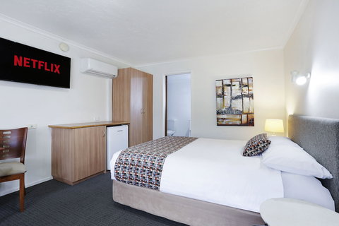 Tudor Motor Inn Warrnambool - Tourism Adelaide 5