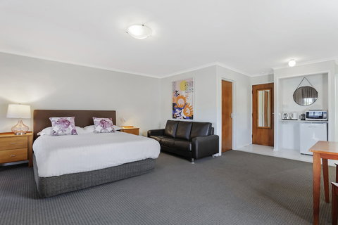 Tudor Motor Inn Warrnambool - Tourism Adelaide 6