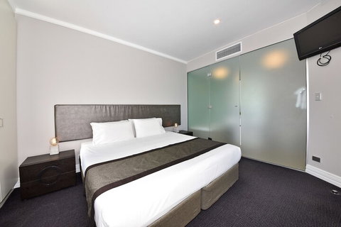 Mullaloo Beach Hotel & Apartments - Tourism Adelaide 3