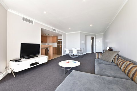 Mullaloo Beach Hotel & Apartments - Tourism Adelaide 6