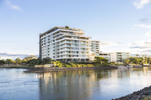 ULTIQA Freshwater Point Resort - Tourism Adelaide 0