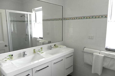 Moore Park Inn - Tourism Adelaide 3