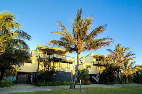Fraser Island Beach Houses - Tourism Adelaide 0