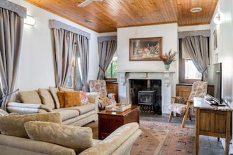 Reillys Wines Heritage Cottages - Tourism Adelaide 0