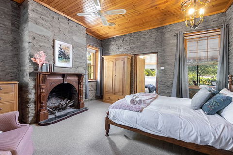 Reillys Wines Heritage Cottages - Tourism Adelaide 3