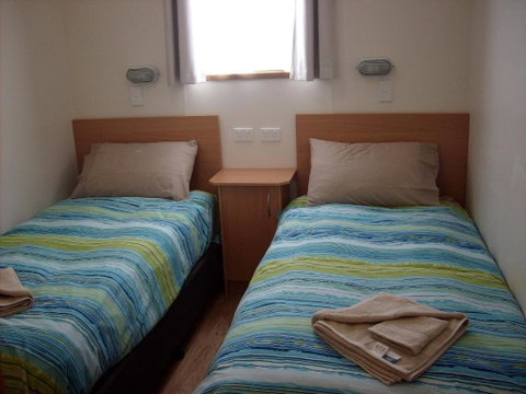 Jackos Holiday Cabins - Tourism Adelaide 3