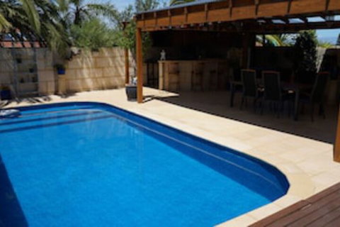 Ocean Reef Homestay - Tourism Adelaide 0