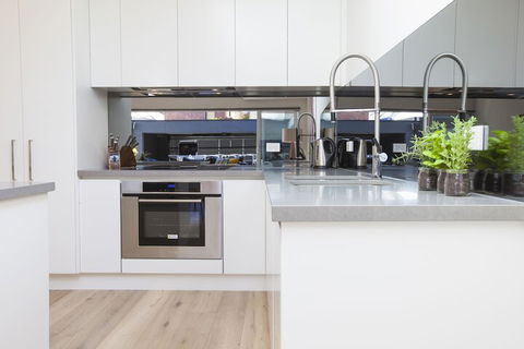 Boutique Stays Contempo - Tourism Adelaide 4