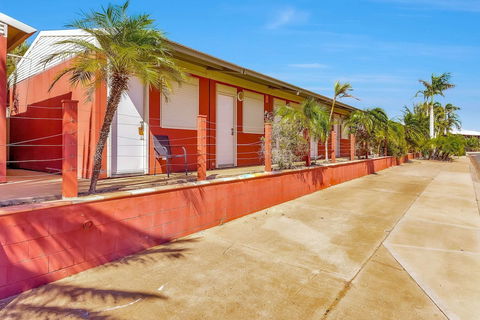 Econo Lodge Karratha - Tourism Adelaide 1