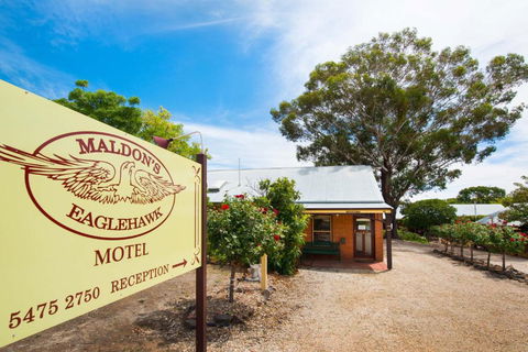 Maldons Eaglehawk Motel - Tourism Adelaide 2