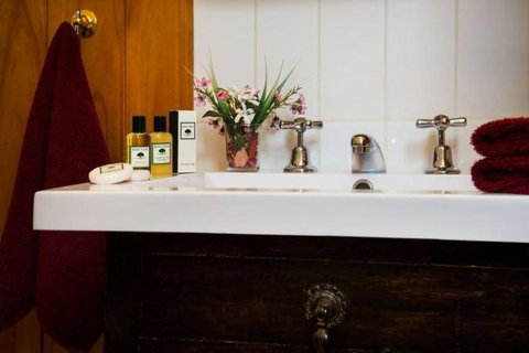 Maldons Eaglehawk Motel - Tourism Adelaide 3