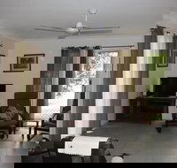 Bottlebrush BB - Tourism Adelaide