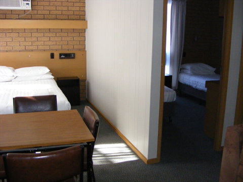 Eaglehawk Motel - Tourism Adelaide 3