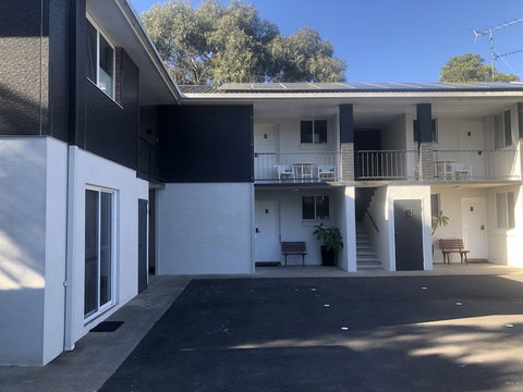 The Lodge Broulee - Tourism Adelaide 0